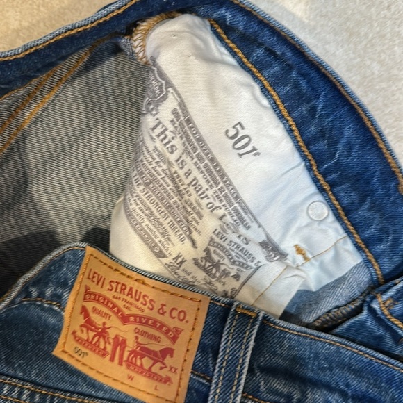 Levi’s 501 Relaxed Straight Crop Jeans 29 Frayed Hem - Picture 2 of 6